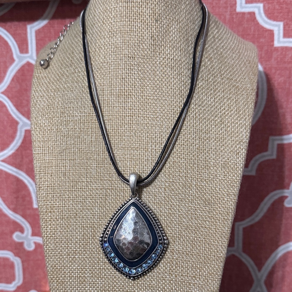 Premier Designs Silver and Black Teardrop Pendant Necklace